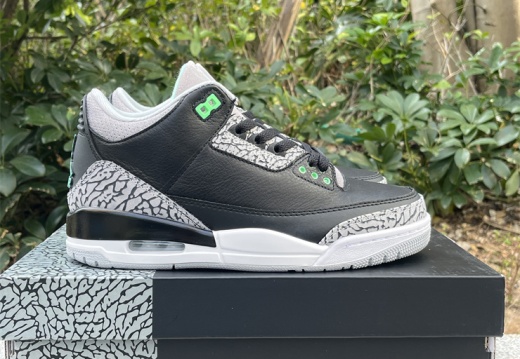 Air Jordan 3 Green Glow  CT8532-031   40-47.5 M90